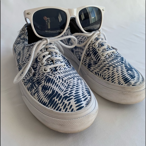 vans authentic size 6